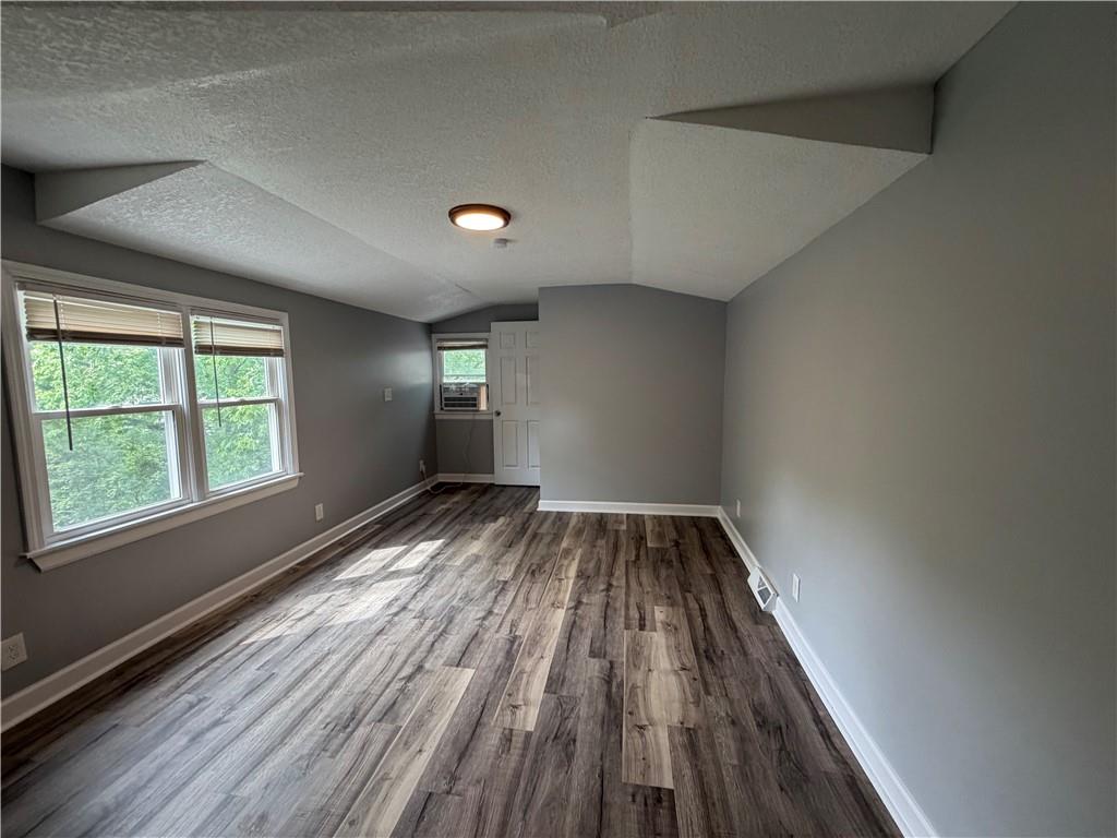 9612 Holmes Road Kansas City, MO 64131 - Photo 21 of 33