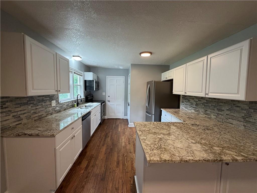 9612 Holmes Road Kansas City, MO 64131 - Photo 7 of 33