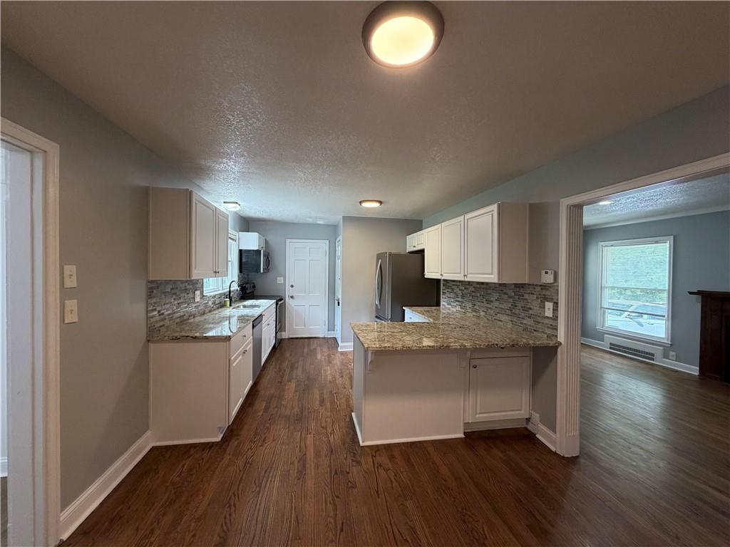 9612 Holmes Road Kansas City, MO 64131 - Photo 8 of 33