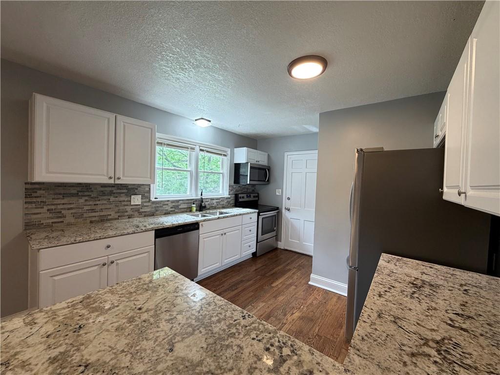 9612 Holmes Road Kansas City, MO 64131 - Photo 9 of 33