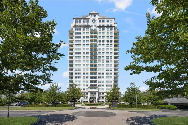 $699,000 | 1 Tower Drive, Unit 302, Portsmouth, RI 02871