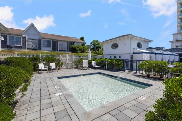 $699,000 | 1 Tower Drive, Unit 302, Portsmouth, RI 02871