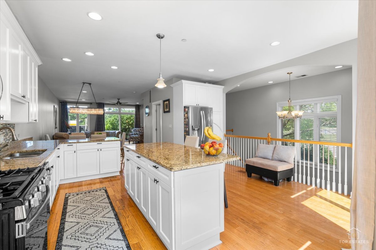 7137 Golf Road Morton Grove, IL 60053 - Photo 9 of 28