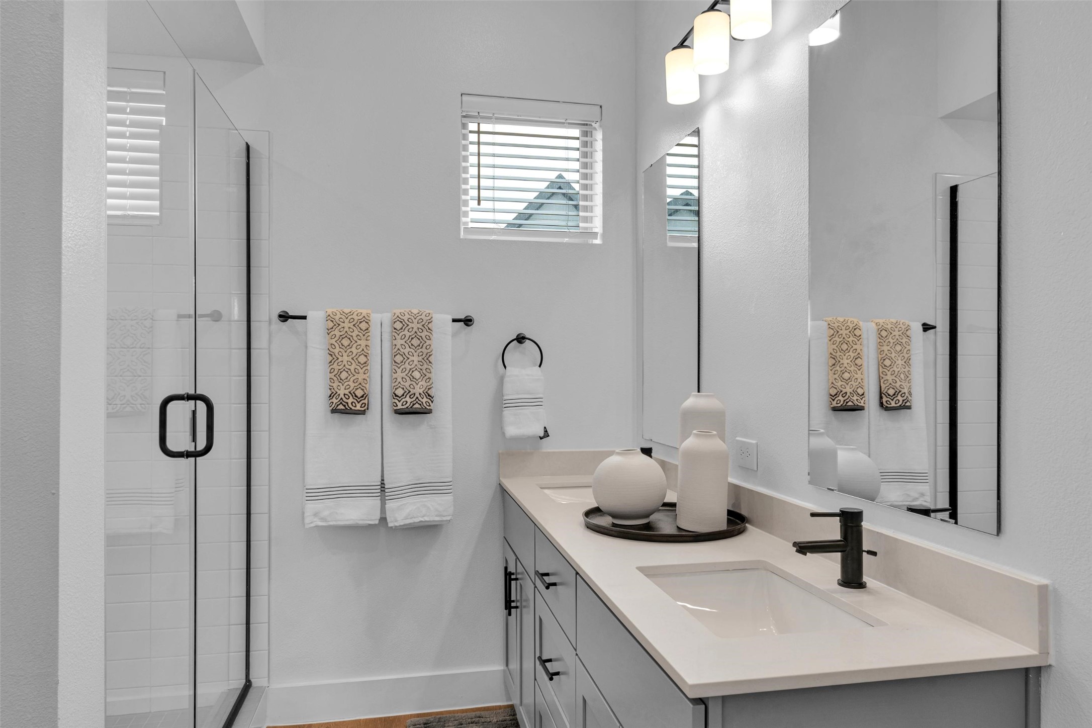 2020-710 Boykin Way Garland, TX 75040 - Photo 15 of 41 a bathroom with a sink and a mirror