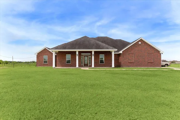 $985,000 | 3850 Farm To Market 2917, Alvin, TX 77511