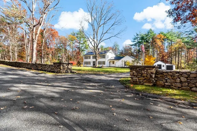$885,000 | 15 Hickory Ridge Road, Rehoboth, MA 02769