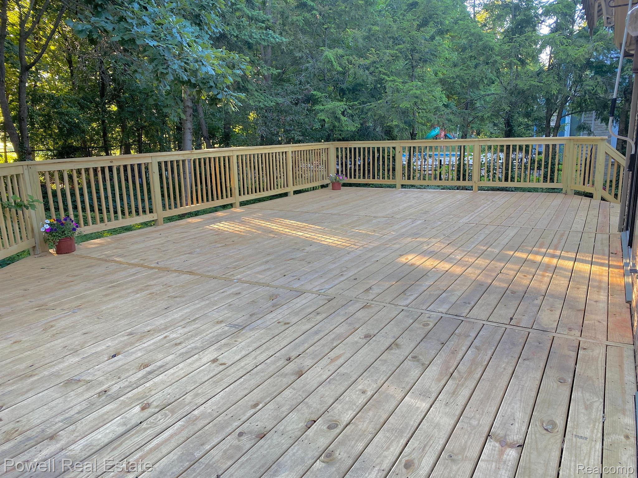 20027 Wayne Road Livonia, MI 48152 - Photo 27 of 40 Huge Deck perfect for entertaining