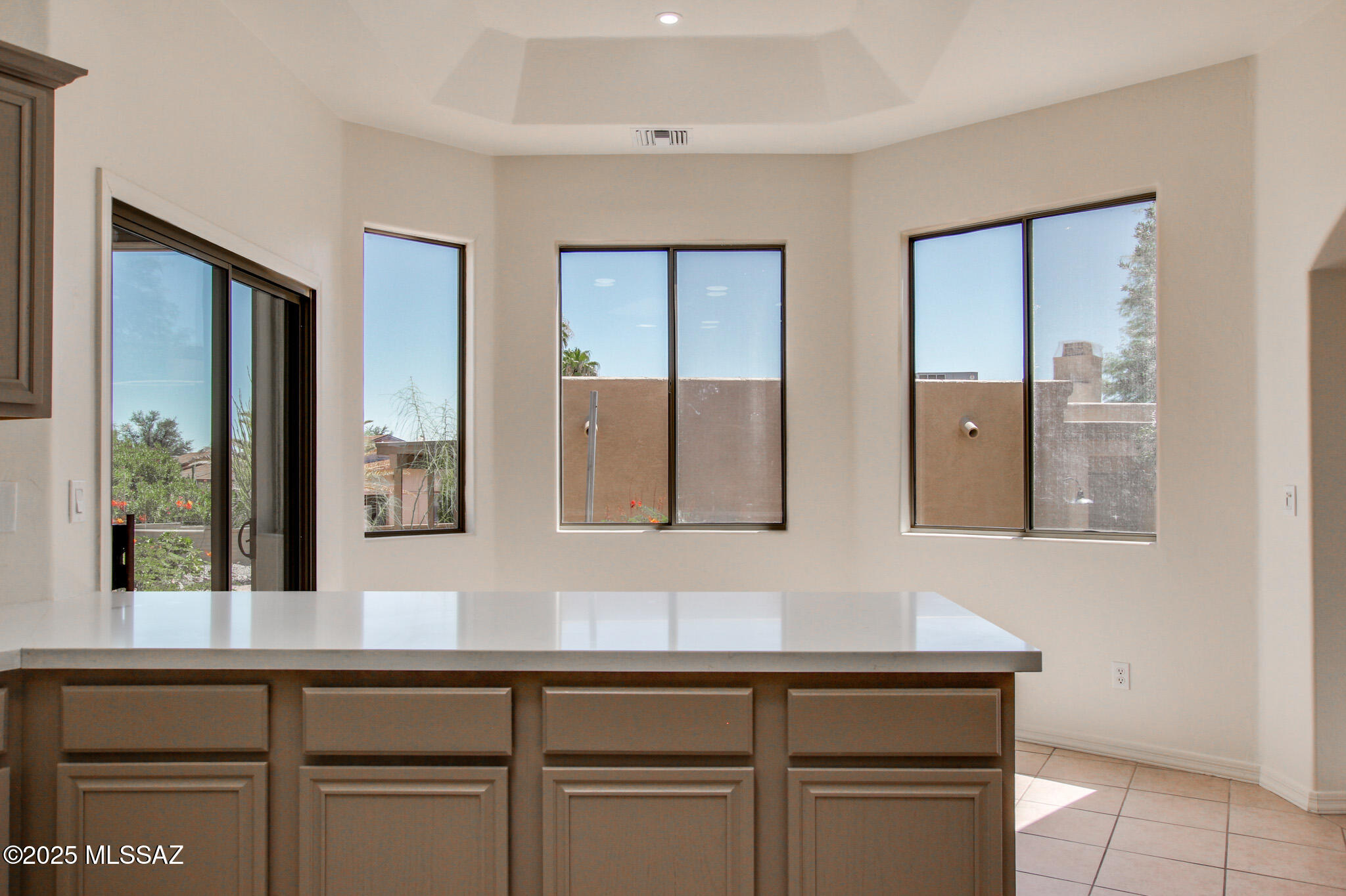 656 West Rio Moctezuma Green Valley, AZ 85614 - Photo 7 of 43 Gallery Image 7