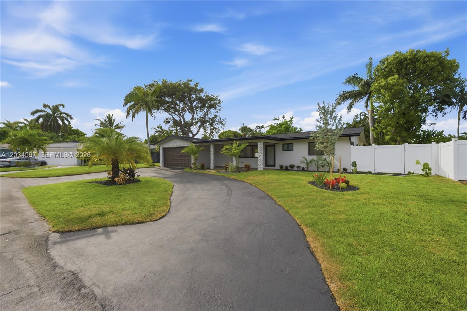 2731 Northeast 52nd Street Lighthouse Point, FL 33064 - Photo 10 of 43
