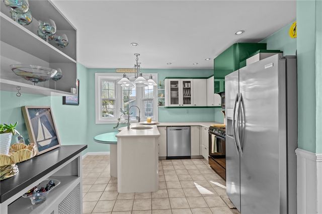 $415,000 | 21 Earlham Way, Warwick, RI 02886