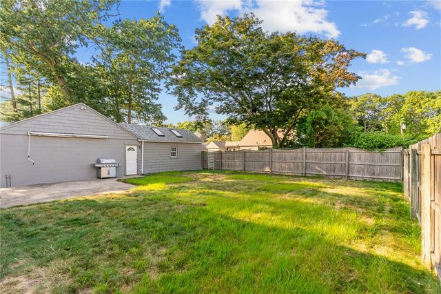 $415,000 | 21 Earlham Way, Warwick, RI 02886