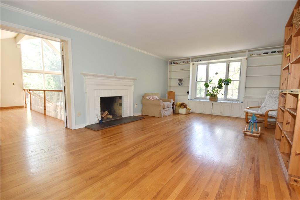 215 Farmington Road Pittsburgh, PA 15215 - Photo 6 of 45 Gallery Image 6