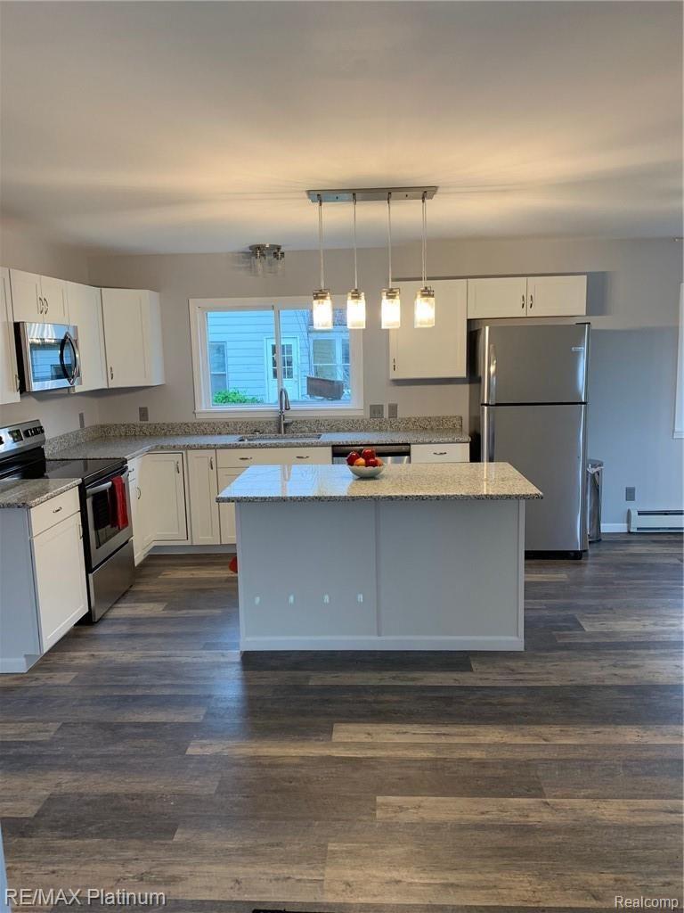 1247 Byron Road Howell, MI 48843 - Photo 4 of 18 Kitchen.jpg