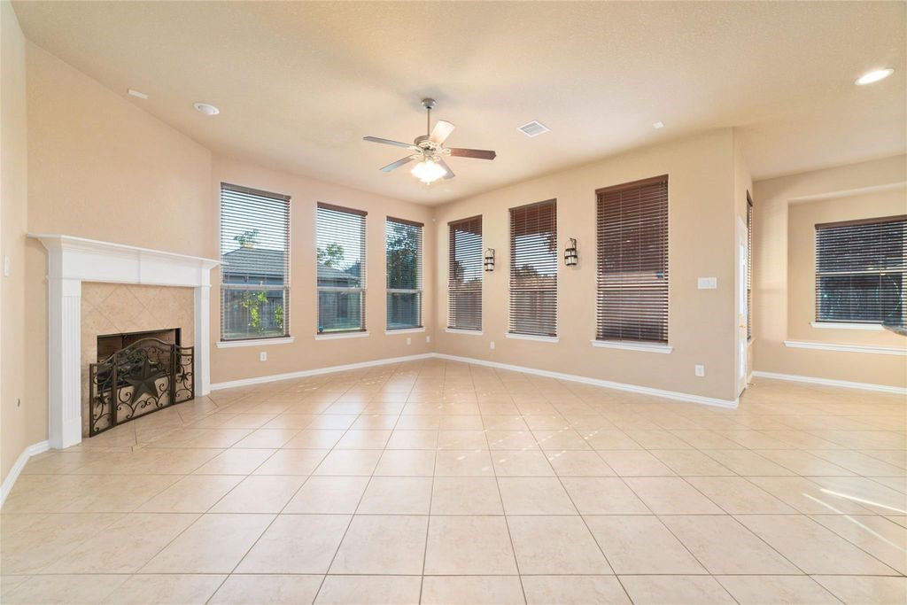 2051 Brodie Lane Conroe, TX 77301 - Photo 12 of 48