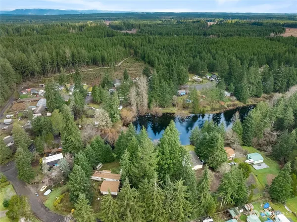 an aerial view of a yard