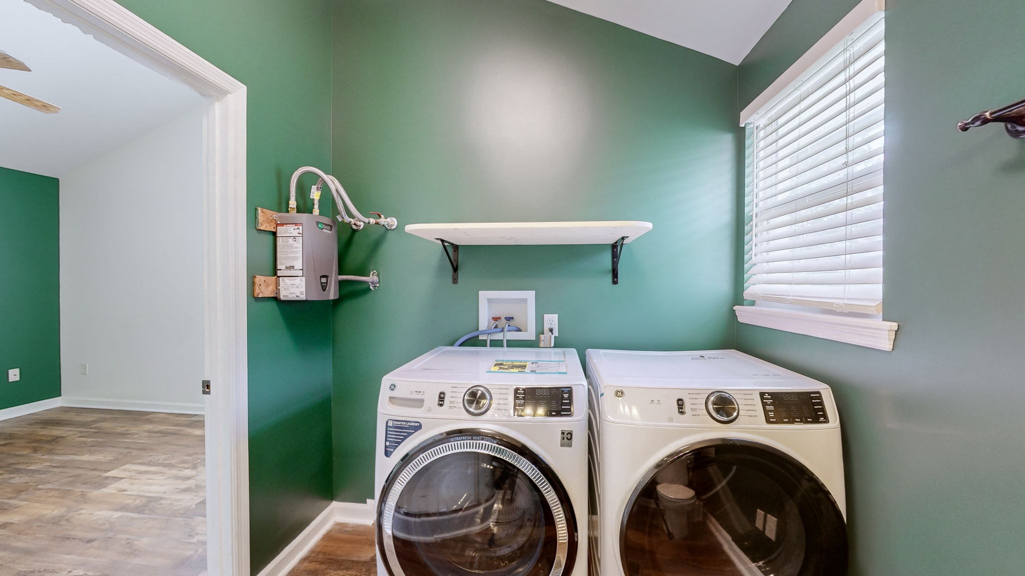 1007 Hunt Street Murfreesboro, TN 37130 - Photo 26 of 58 a utility room with dryer and washer