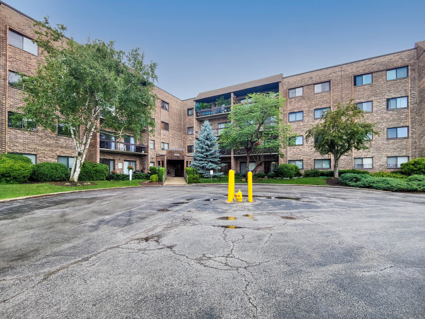 1400 North Elmhurst Road, Unit 410 Mount Prospect, IL 60056 - Photo 2 of 21 Gallery Image 2