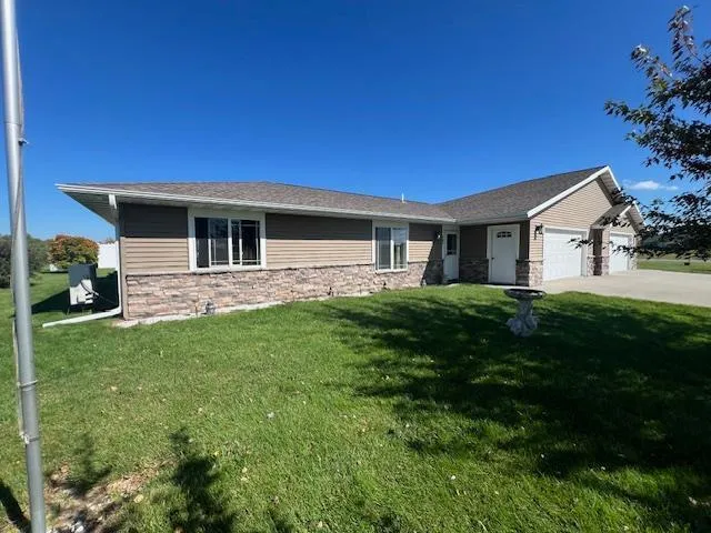 $285,000 | 902 9th Street Southwest, Perham, MN 56573