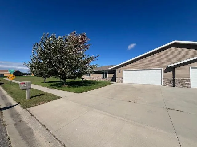 $285,000 | 902 9th Street Southwest, Perham, MN 56573