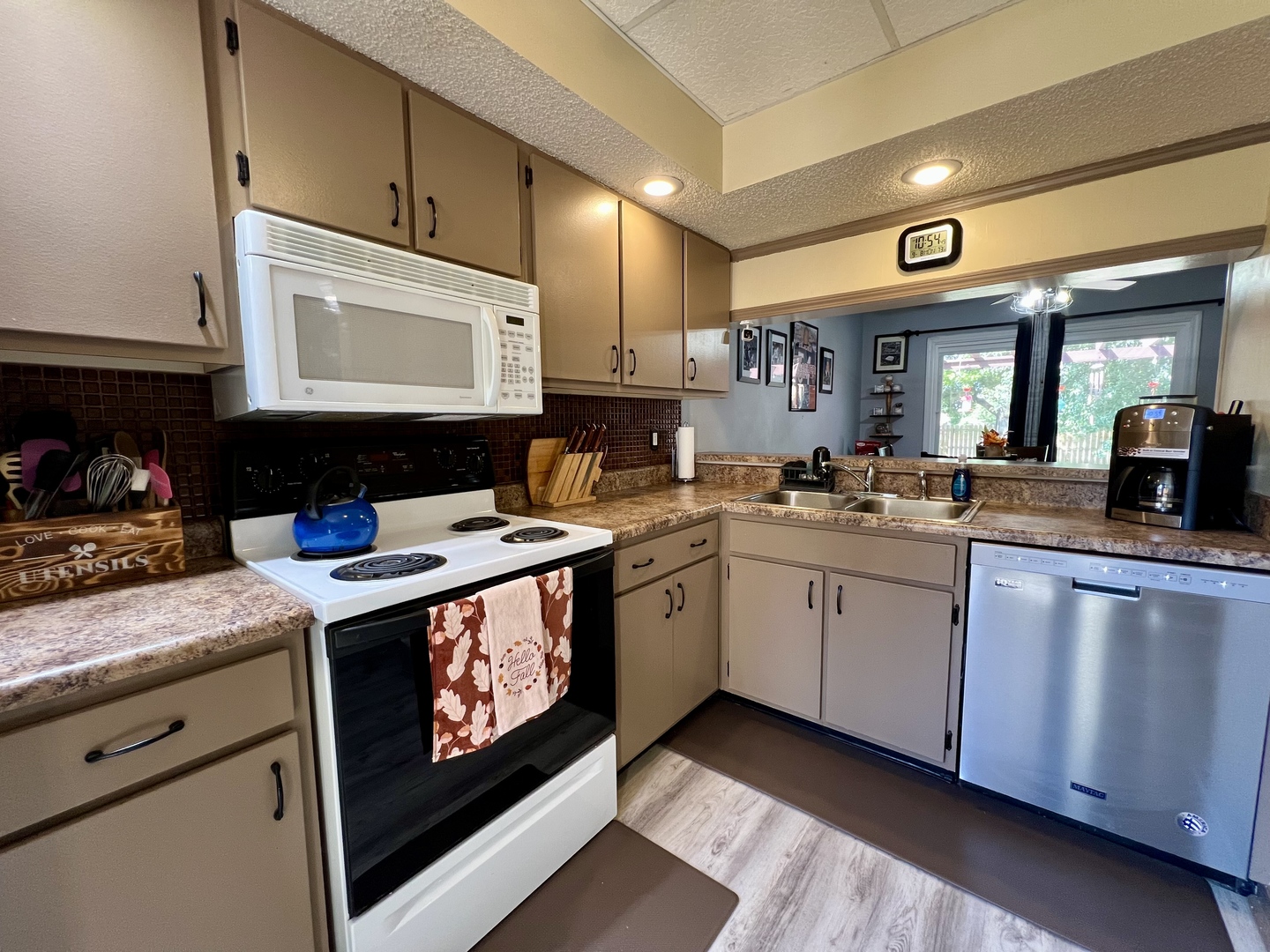 803 Irvine Road, Unit 803 Champaign, IL 61822 - Photo 12 of 38 Gallery Image 12