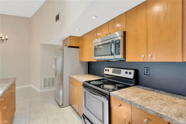 $4,000 | 5021 Bridgeport Drive, Safety Harbor, FL 34695