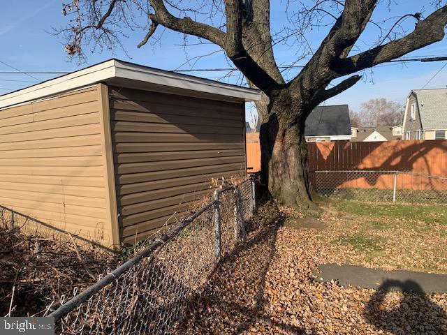 1900 Monumental Road Baltimore, MD 21222 - Photo 35 of 41 includes both yards