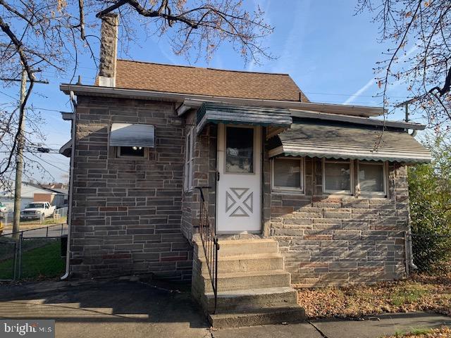 1900 Monumental Road Baltimore, MD 21222 - Photo 4 of 41 (back of the house)