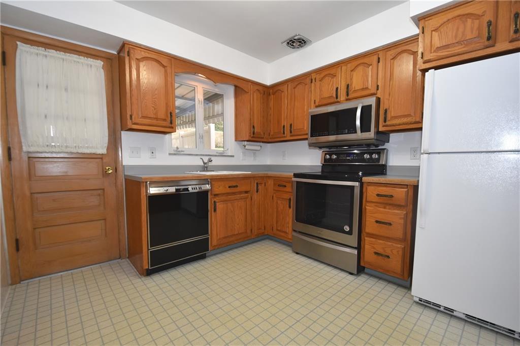 3951 Edge Road Pittsburgh, PA 15227 - Photo 7 of 20 Gallery Image 7