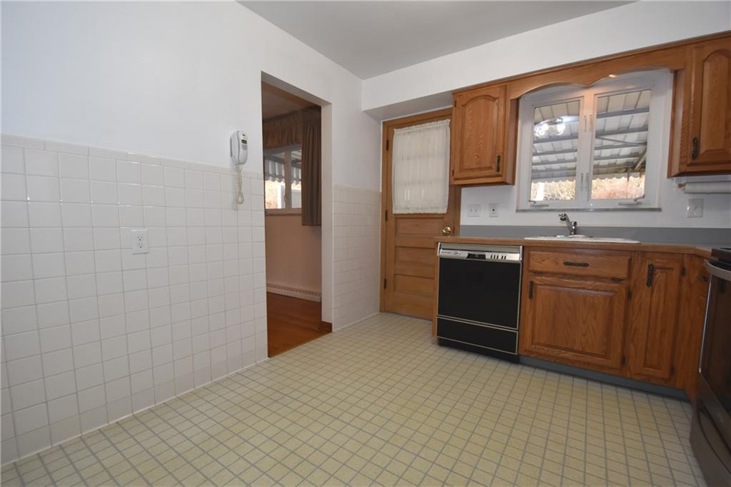 3951 Edge Road Pittsburgh, PA 15227 - Photo 8 of 20 Gallery Image 8