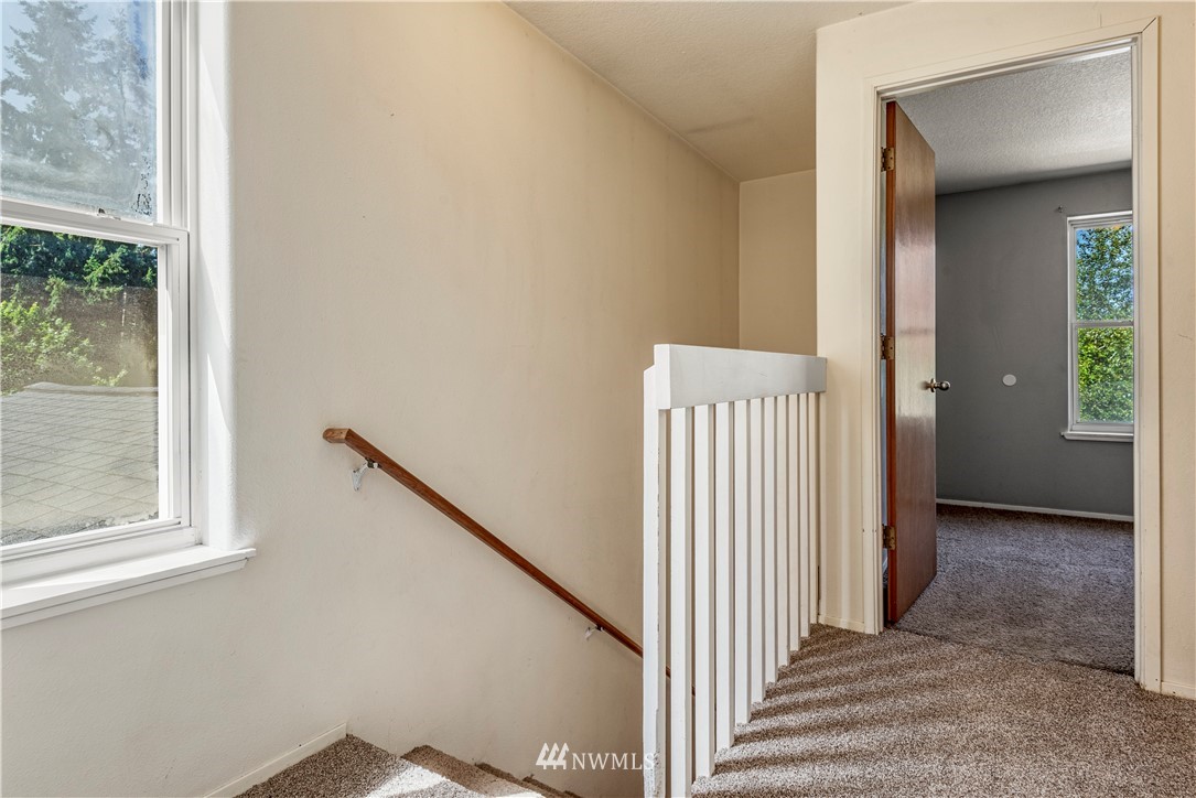 409 Rons Court Kelso, WA 98626 - Photo 14 of 26 Gallery Image 14
