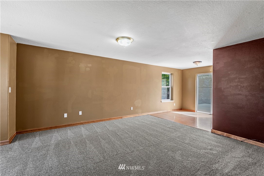 409 Rons Court Kelso, WA 98626 - Photo 6 of 26 Gallery Image 6