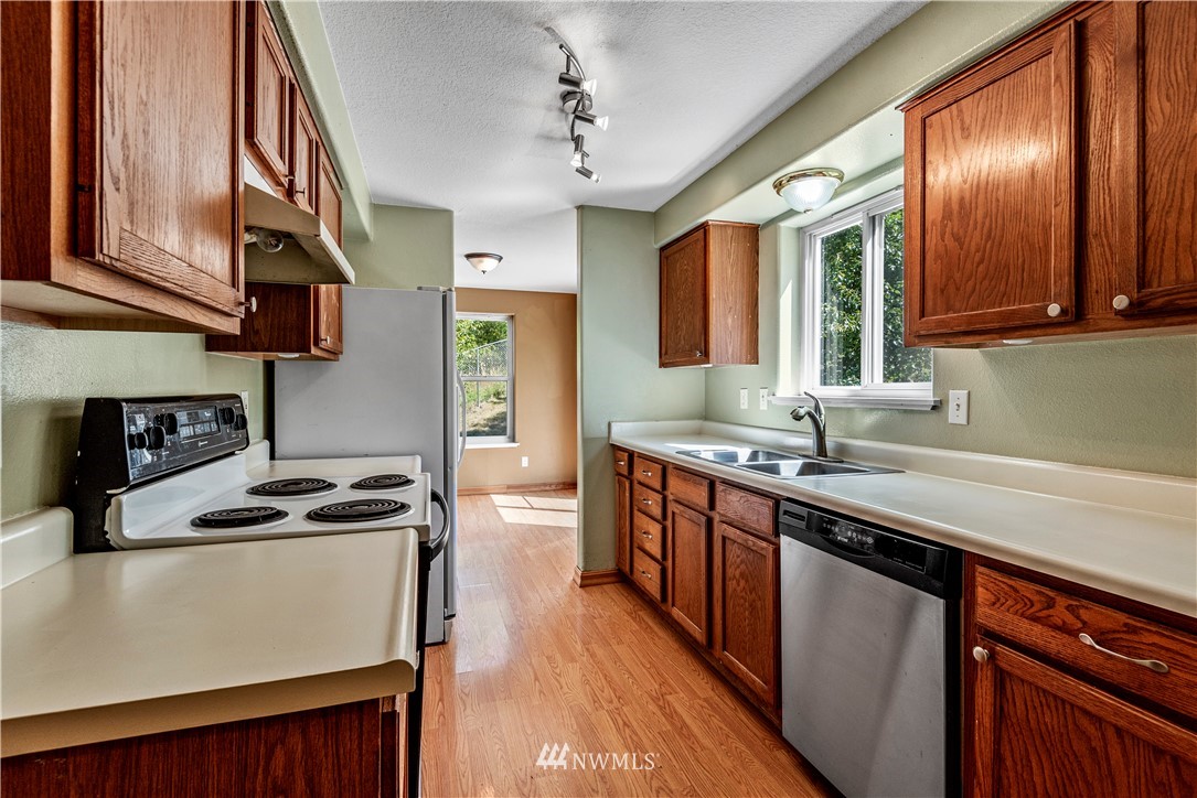 409 Rons Court Kelso, WA 98626 - Photo 10 of 26 Gallery Image 10