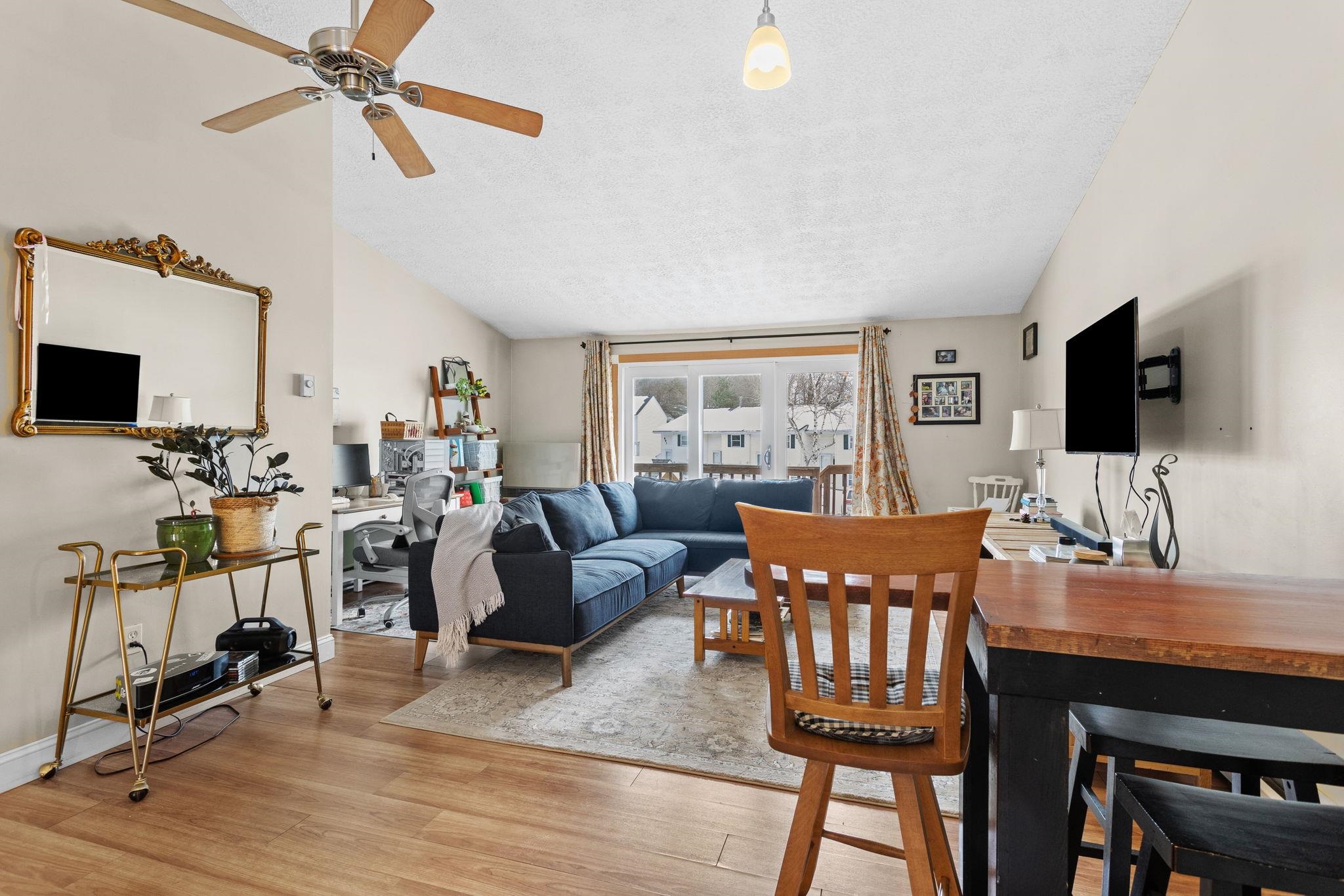 883 Mammoth Road, Unit 503 Manchester, NH 03104 - Photo 11 of 31