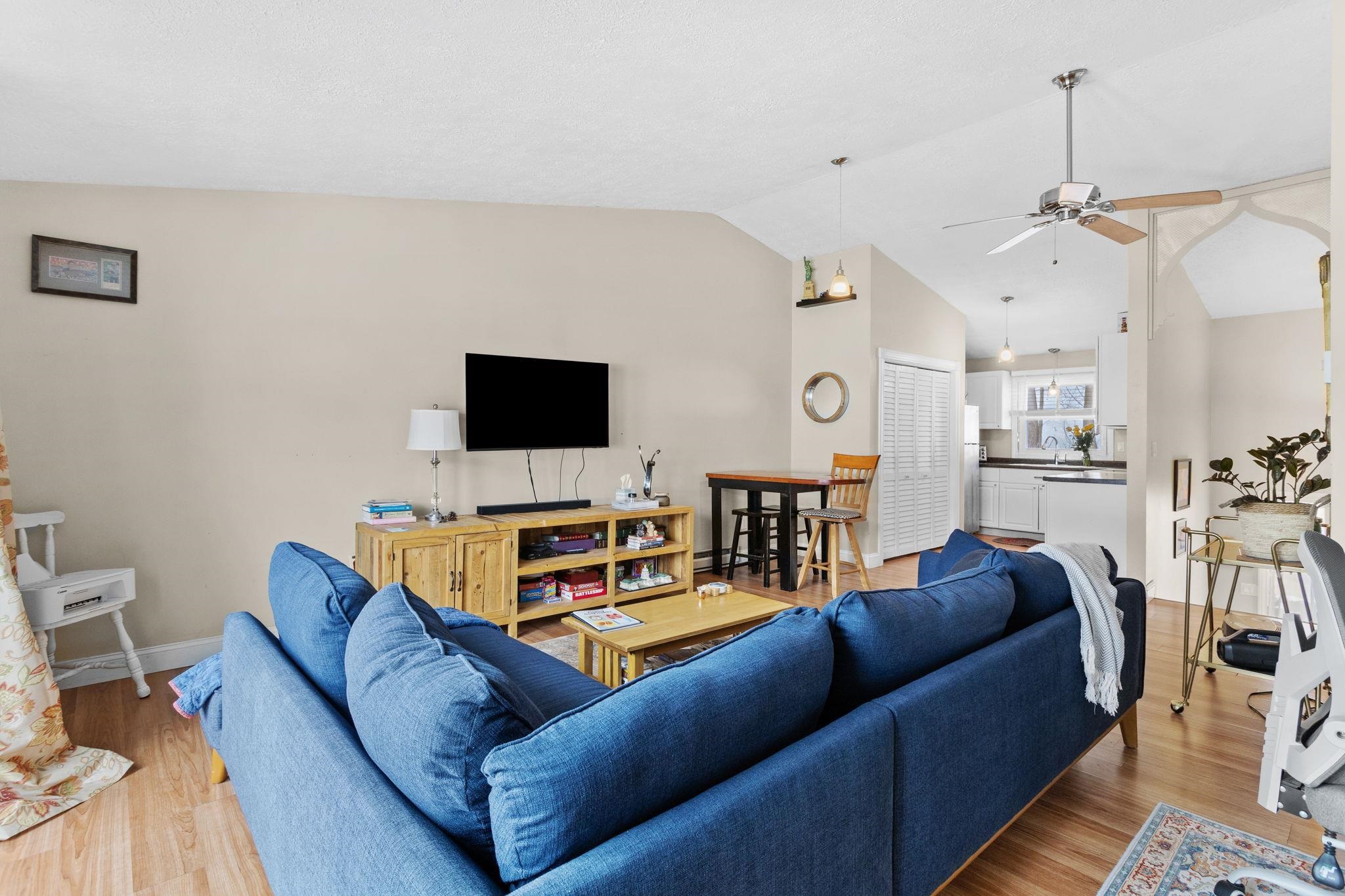 883 Mammoth Road, Unit 503 Manchester, NH 03104 - Photo 12 of 31
