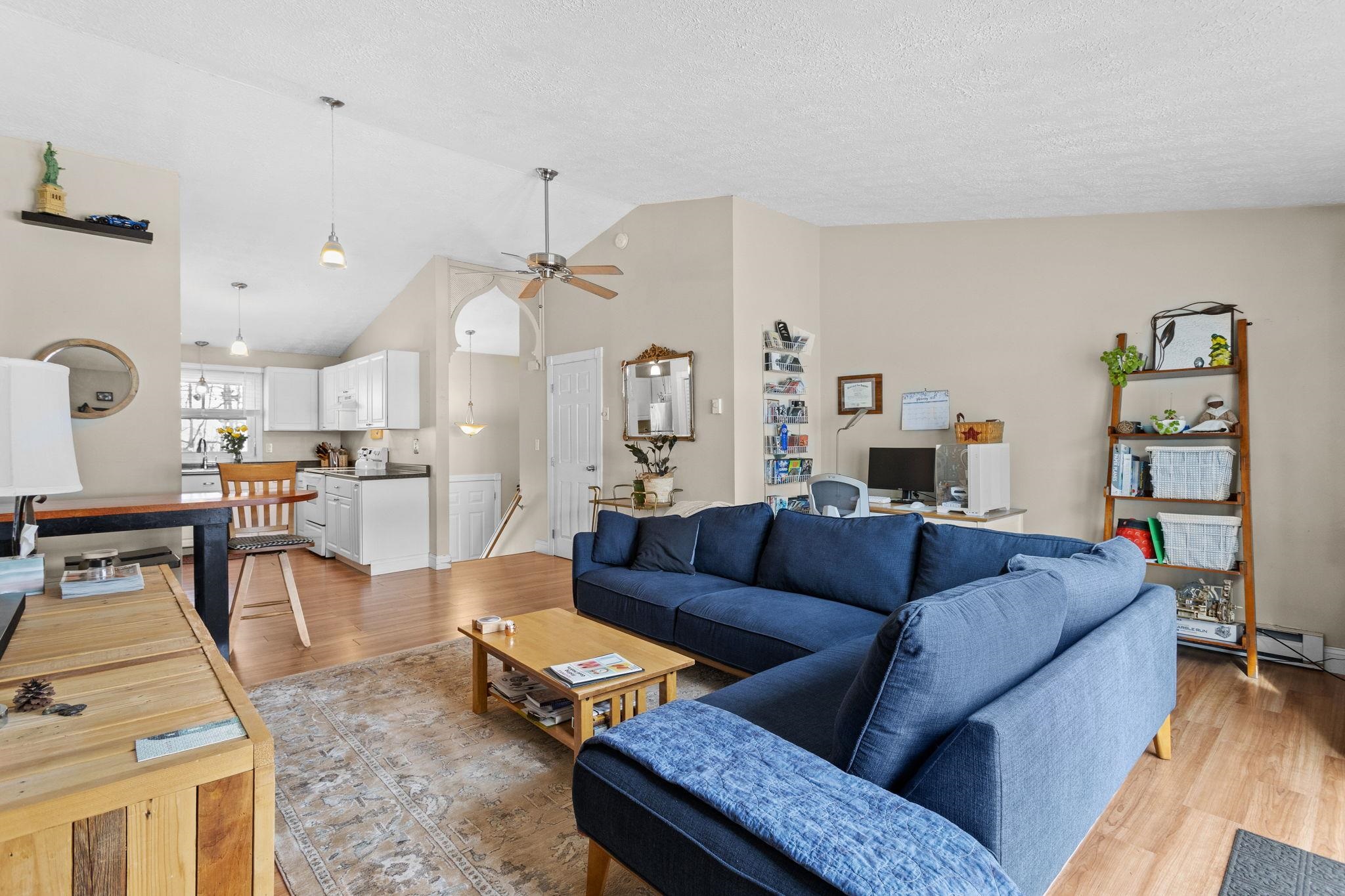 883 Mammoth Road, Unit 503 Manchester, NH 03104 - Photo 13 of 31