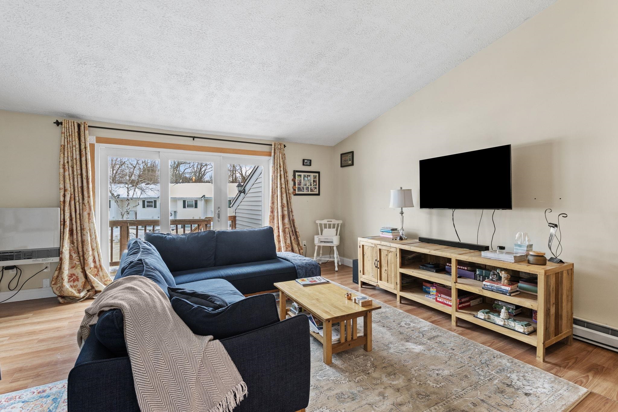 883 Mammoth Road, Unit 503 Manchester, NH 03104 - Photo 14 of 31