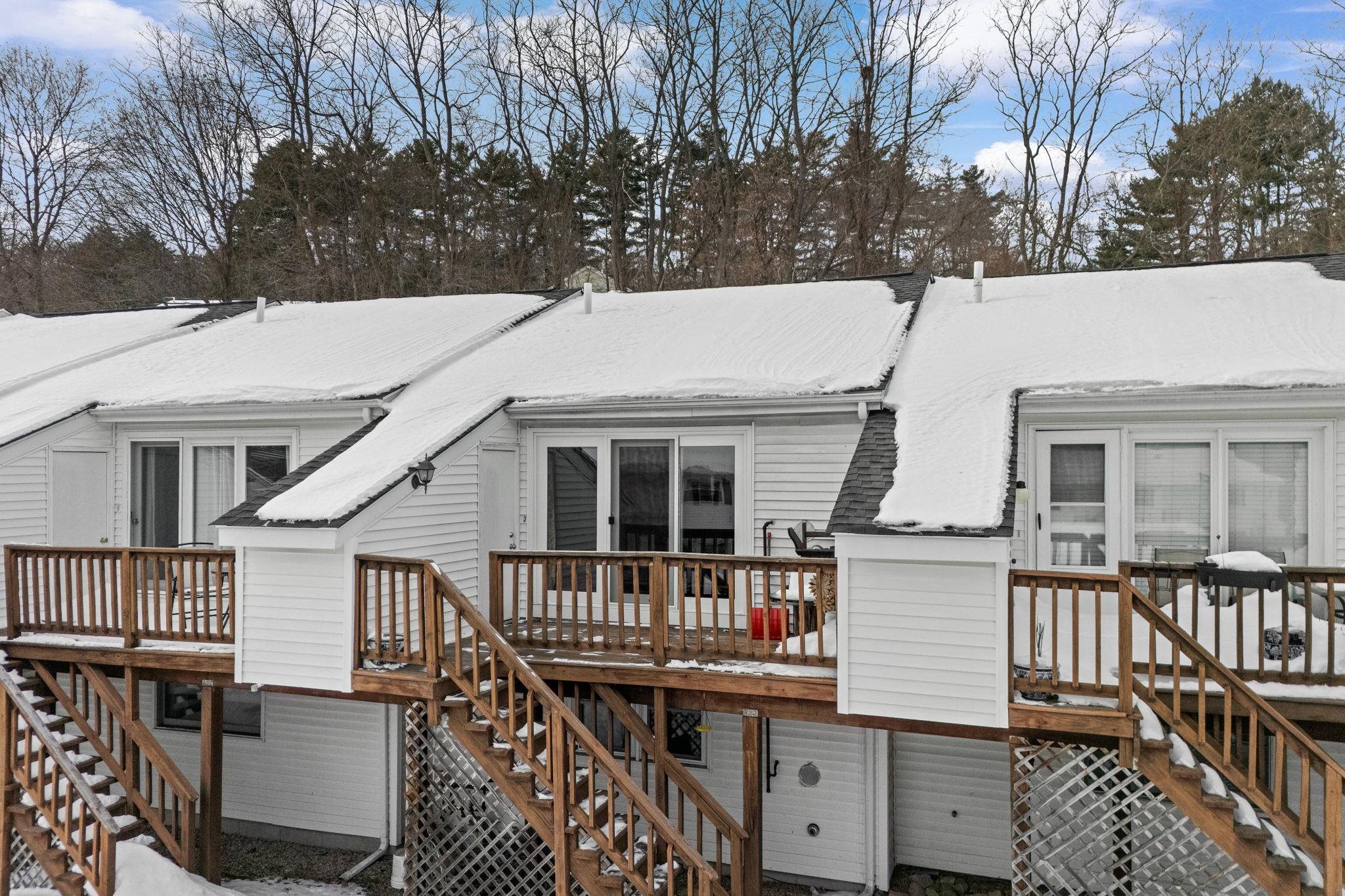 883 Mammoth Road, Unit 503 Manchester, NH 03104 - Photo 8 of 31