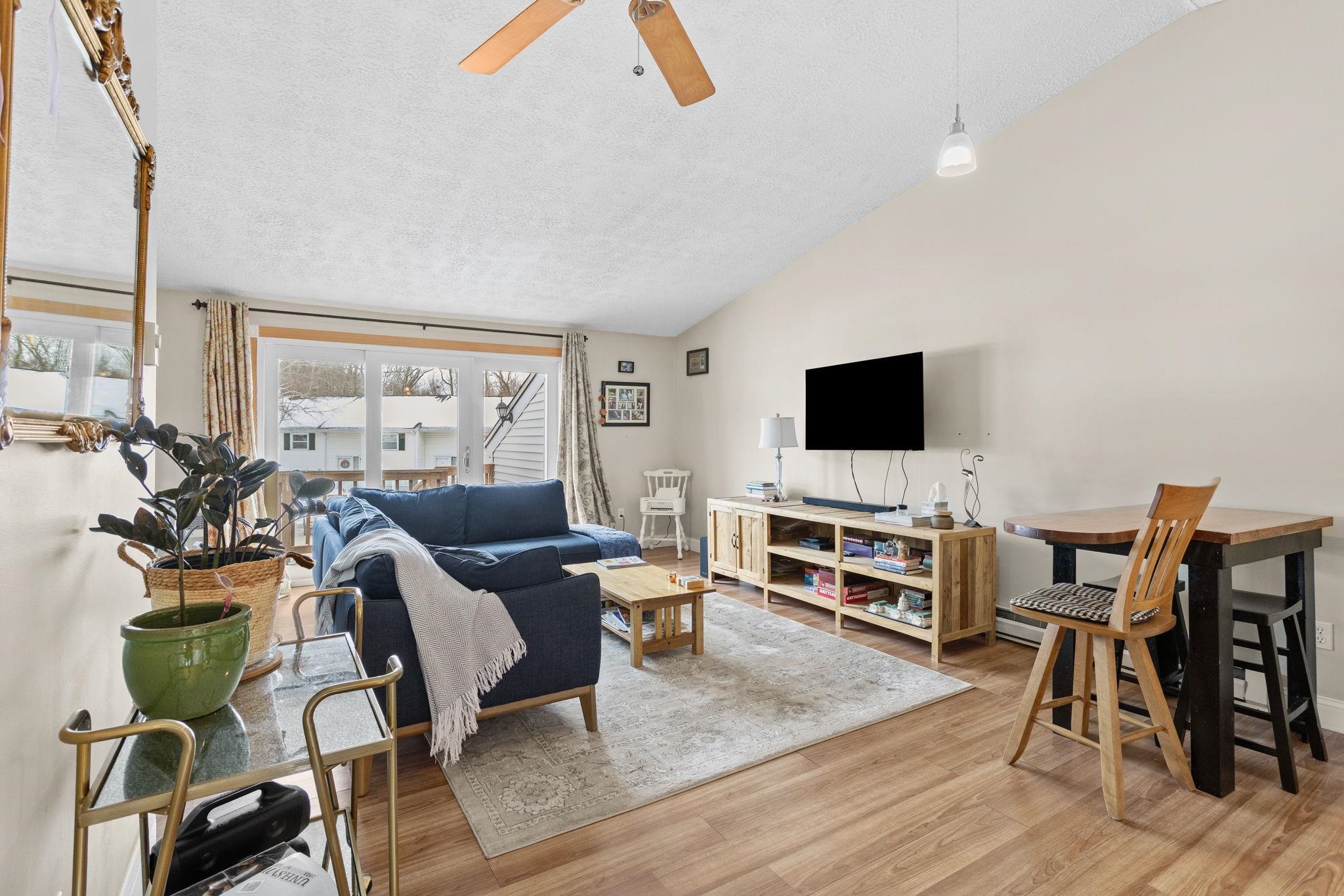 883 Mammoth Road, Unit 503 Manchester, NH 03104 - Photo 10 of 31
