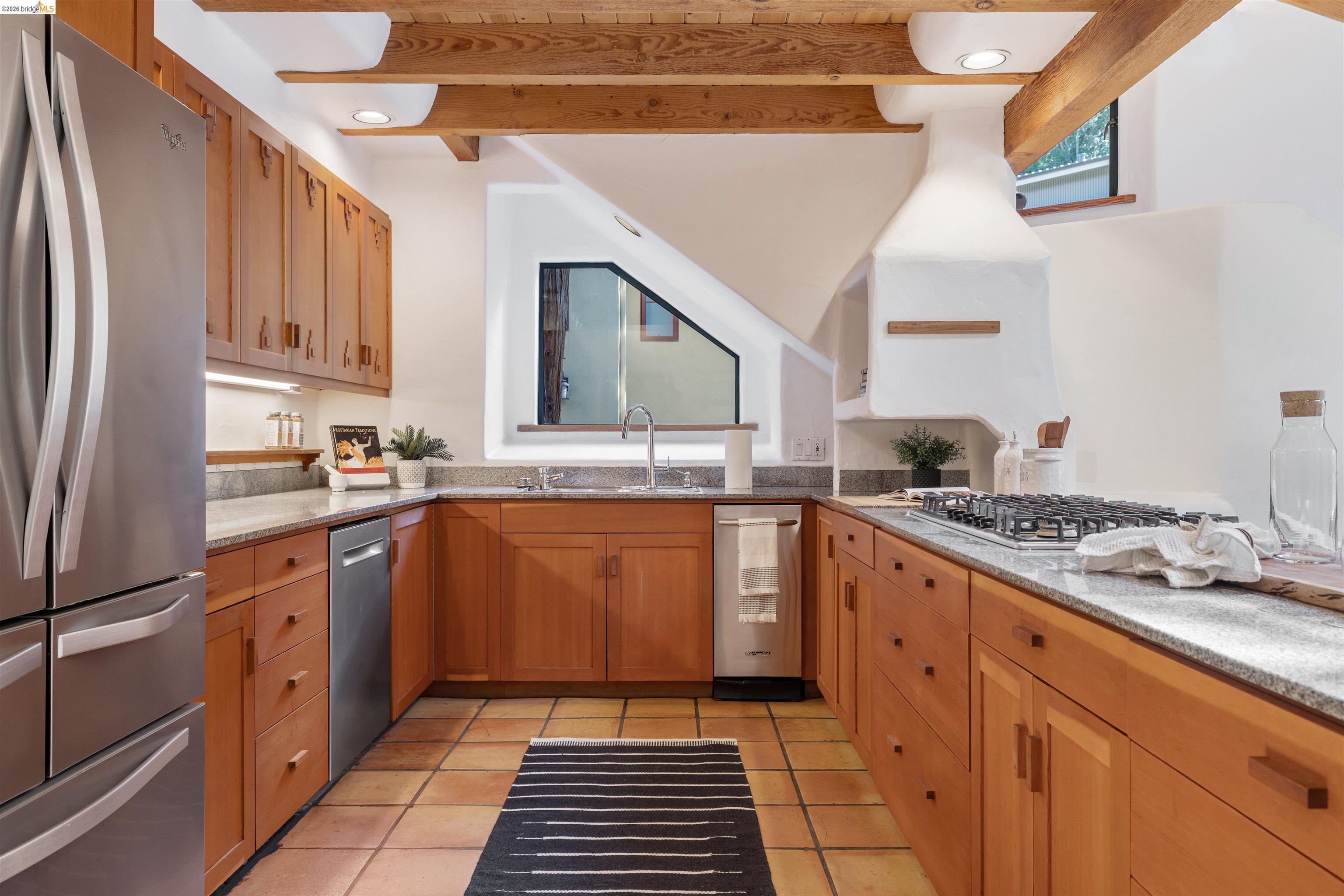 1102 Grand View Drive Berkeley, CA 94705 - Photo 16 of 50