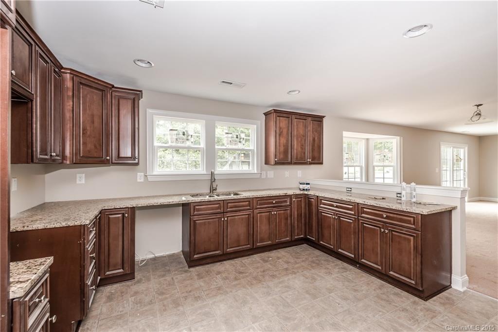 657 Fielding Road Charlotte, NC 28214 - Photo 4 of 8 Gallery Image 4
