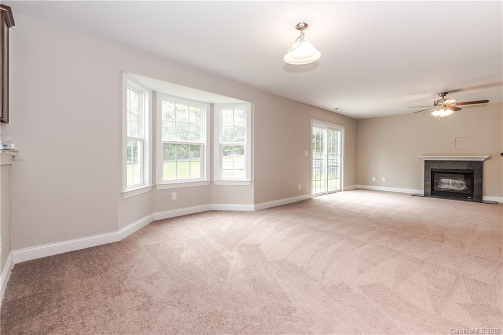 657 Fielding Road Charlotte, NC 28214 - Photo 6 of 8 Gallery Image 6