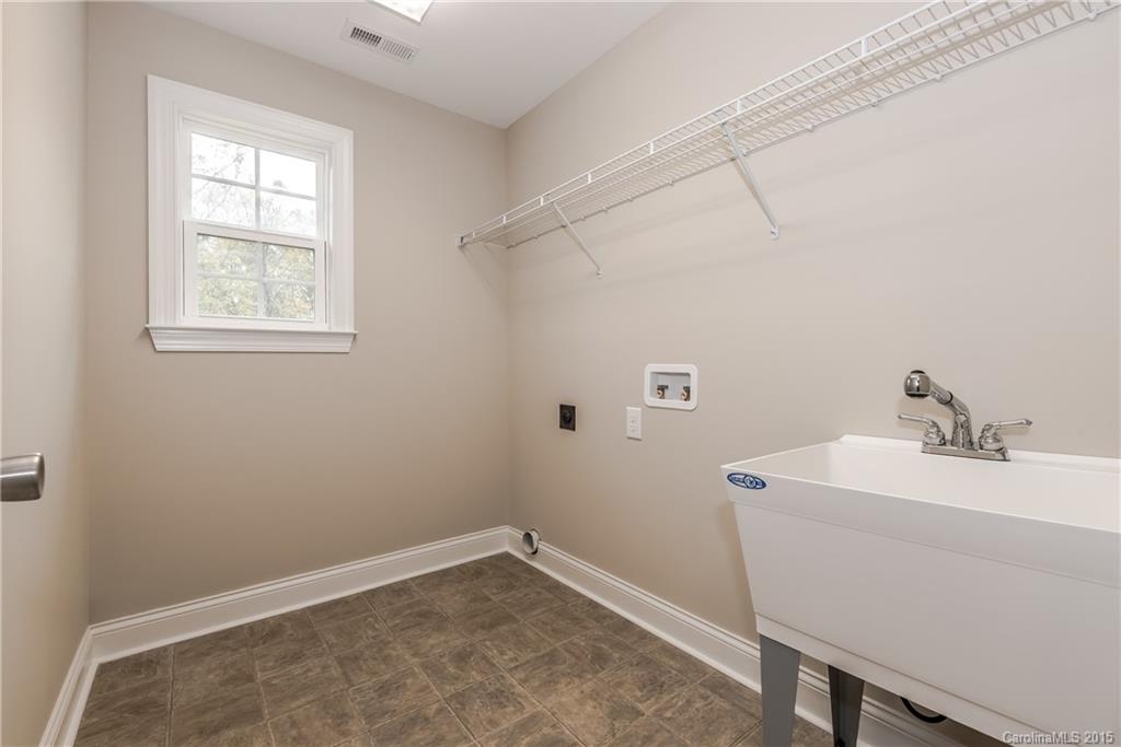 657 Fielding Road Charlotte, NC 28214 - Photo 8 of 8 Gallery Image 8