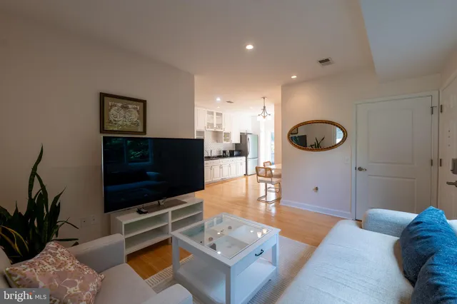 $2,350 | 4614 Roxbury Drive, Bethesda, MD 20814