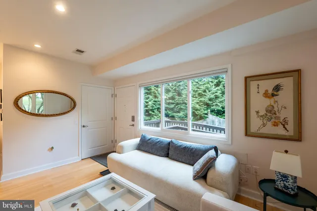 $2,350 | 4614 Roxbury Drive, Bethesda, MD 20814