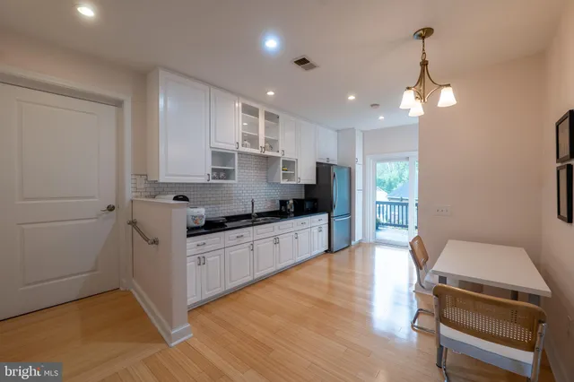 $2,350 | 4614 Roxbury Drive, Bethesda, MD 20814