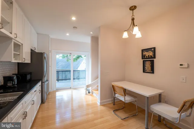 $2,350 | 4614 Roxbury Drive, Bethesda, MD 20814