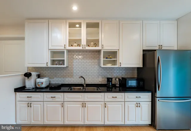 $2,350 | 4614 Roxbury Drive, Bethesda, MD 20814