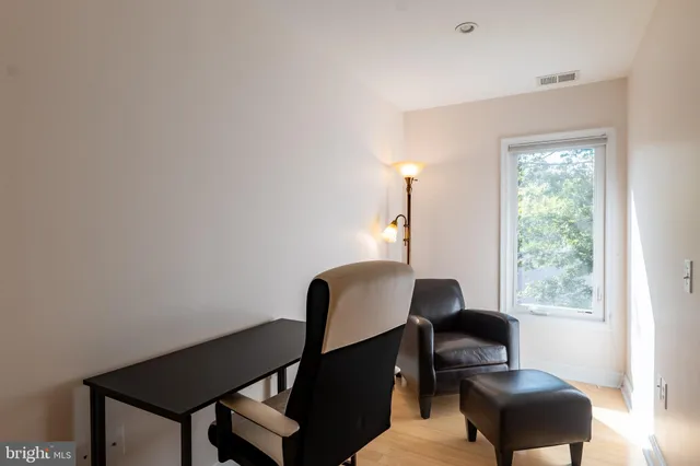 $2,350 | 4614 Roxbury Drive, Bethesda, MD 20814