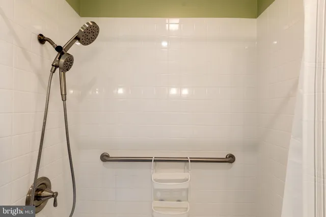 $2,350 | 4614 Roxbury Drive, Bethesda, MD 20814