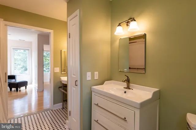 $2,350 | 4614 Roxbury Drive, Bethesda, MD 20814